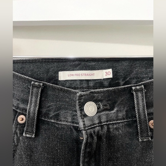 Levi's Low Pro Straight Leg Jeans Women's 30 Black Faded Jeans - Picture 13 of 14
